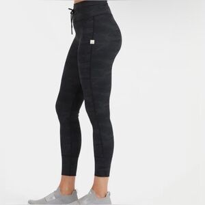 Vuori Daily Leggings — Black Camo High-Waist